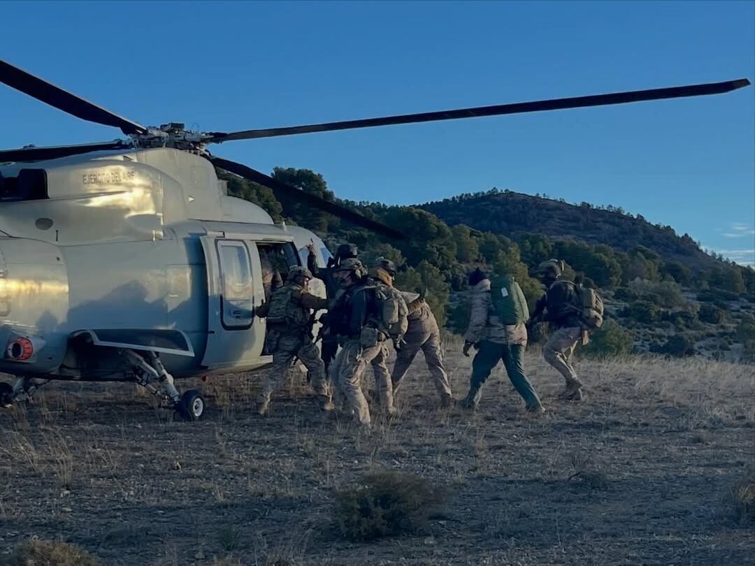 Imágenes de las maniobras realizadas por los alumnos del Ejército del Aire y del Espacio, entre ellos, la princesa Leonor (Instagram / @ejercitodelaire)