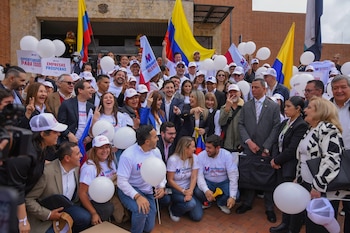 La precandidata llegó acompañada de