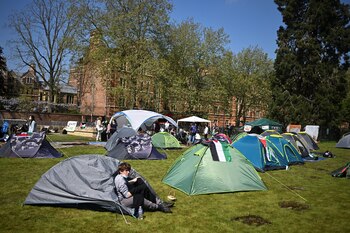 Campamento propalestino en la Universidad de Oxford (REUTERS/Dylan Martinez)