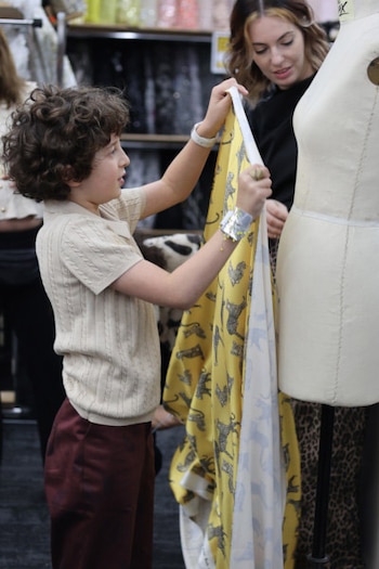Tiene 10 años y se convirtió en la persona más joven en lanzar una colección textil