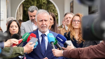 Torres pide al PP que "actúe como el PSOE" ante la corrupción y aparte a Fernández Díaz de la militancia