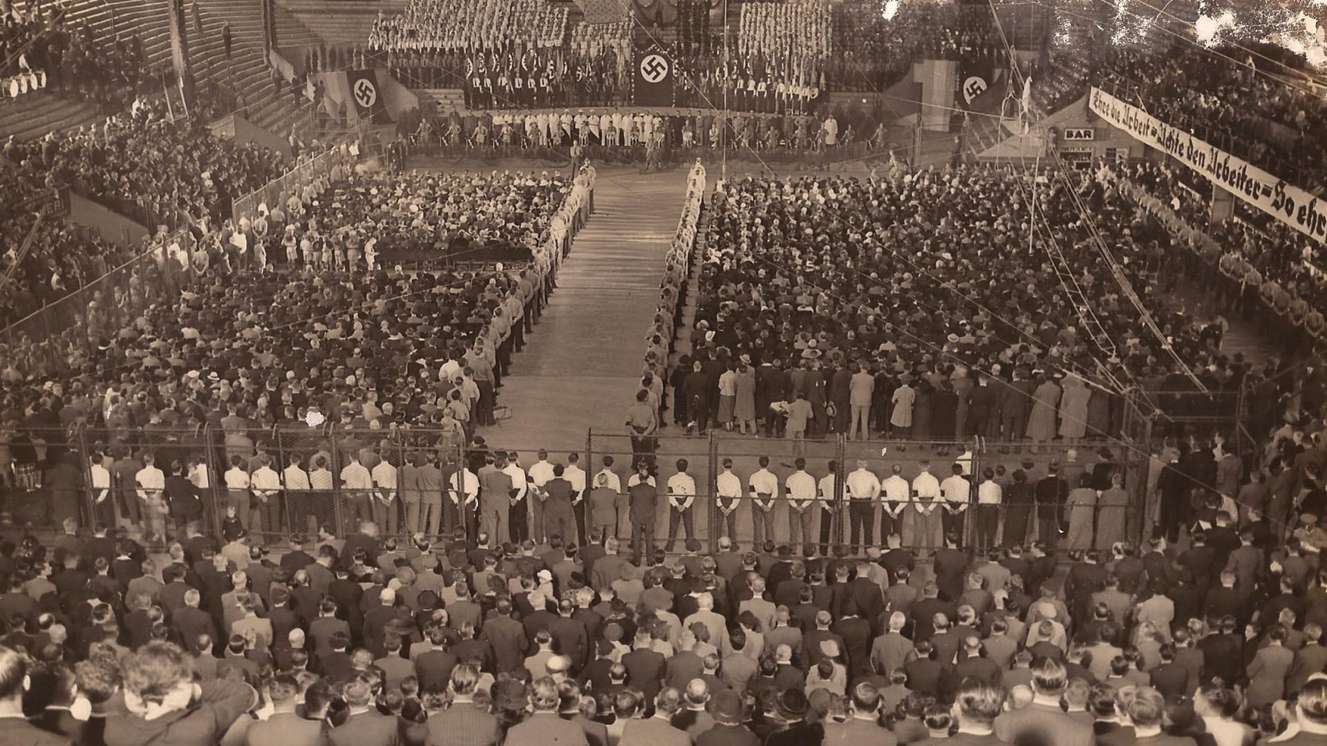 El acto empezó a las diez y media en punto, cuando tomó la palabra el encargado de negocios de Alemania, Otto Meynen