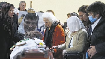 Estela de Carlotto despide a Taty Almeida