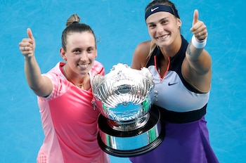 Aryna Sabalenka llegó a lo más alto de la clasificación de dobles por sus éxitos junto a Elise Mertens (Foto: REUTERS)