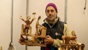 El carpintero que crea juguetes