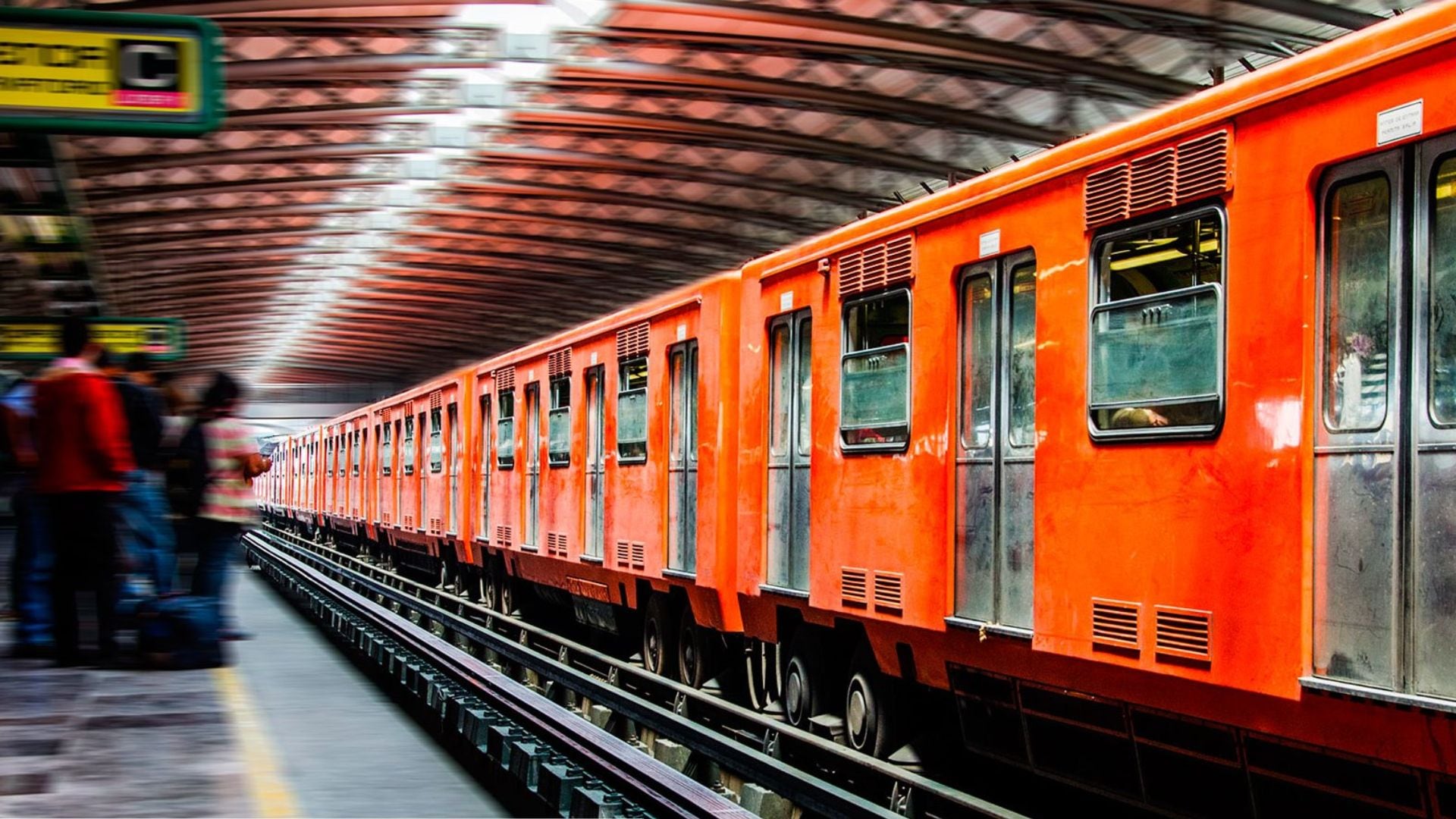 El Metro de CDMX tiene un plan para auxiliar a los pasajeros en sus traslados. Foto: X/ @MetroCDMX.