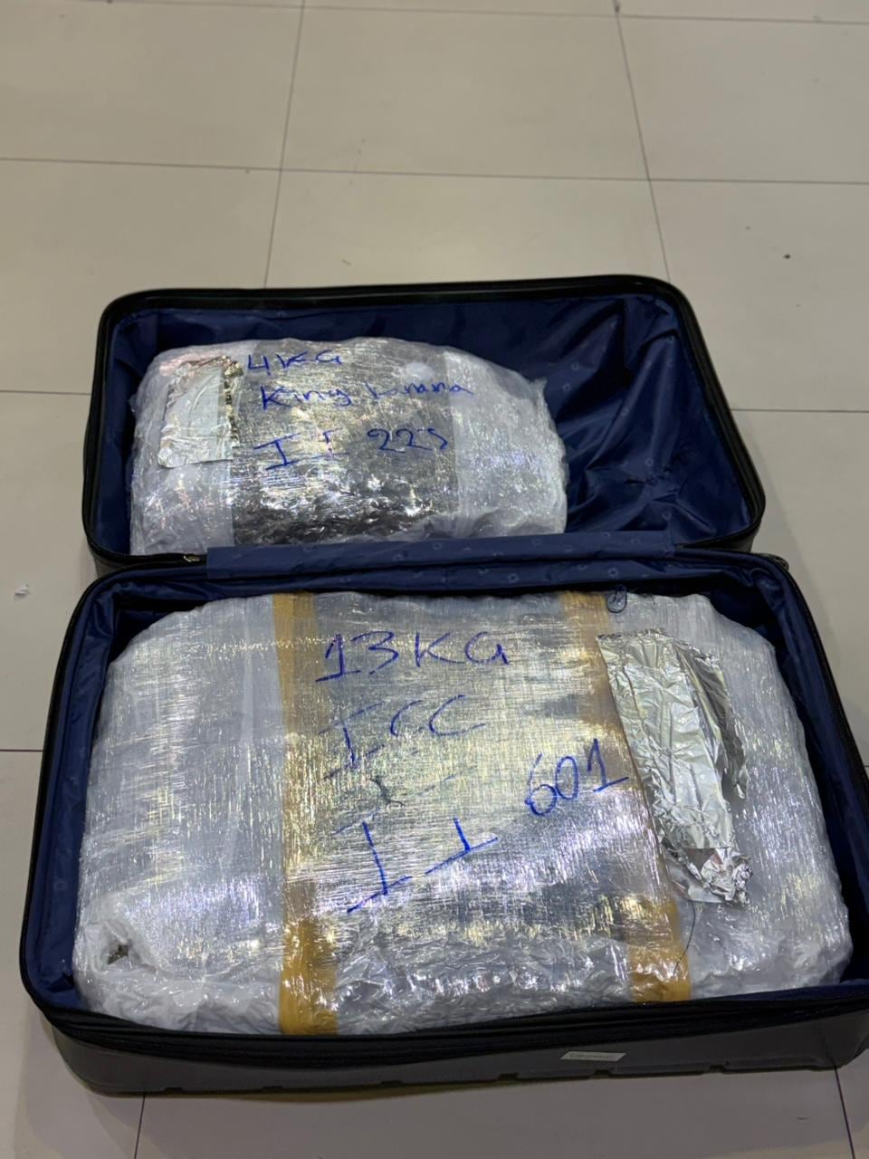 La droga estaba distribuida en dos paquetes