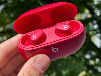 ARCHIVO - Abrir el estuche,