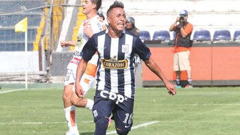 'Aladino' Cueva celebra un gol