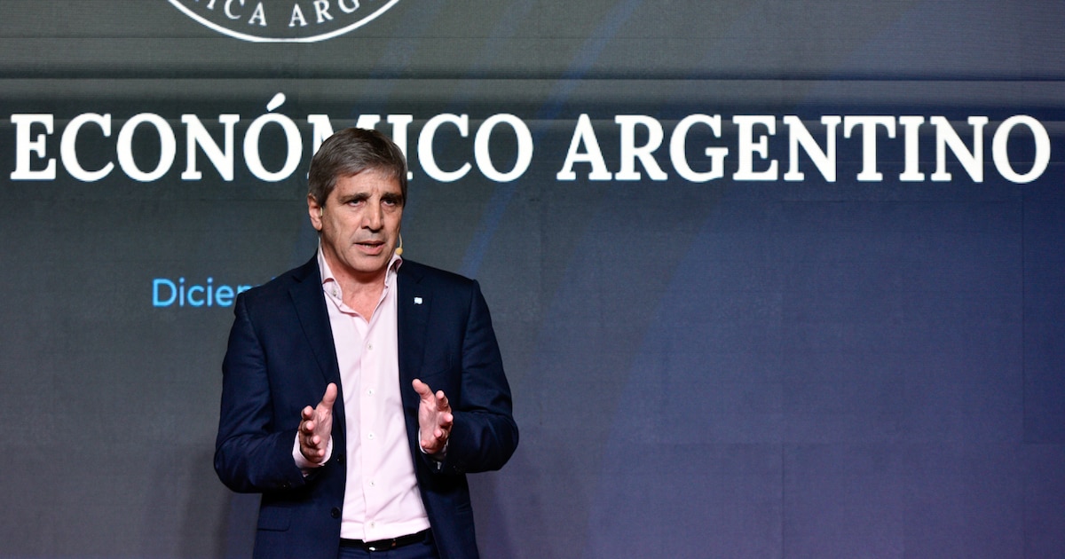 Gobierno acelera privatizaciones para conseguir dólares y pagar deuda