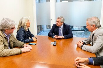 Silvia Vázquez, junto al presidente