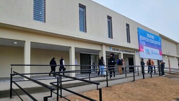 Una escuela secundaria en Ezeiza,