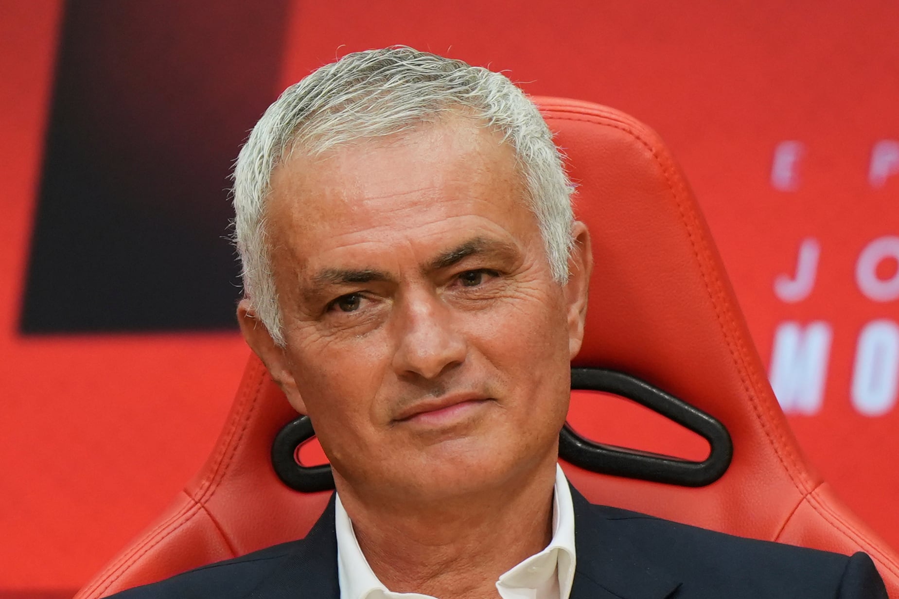 José Mourinho sostuvo que su paso por España, Italia, Inglaterra, Portugal y Turquía lo convirtió en una persona diferente y en un entrenador diferente (AP/Ana Brigida)
