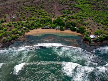Las playas de arena dorada y roca volcánica de El Salvador