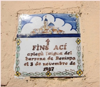 19/10/2026 Azulejo conmemorativo de la riada de 1987 instalado en la calle del Barranco, en Beniopa, Gandia.
SOCIEDAD
AEMET.