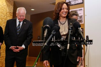 Kamala Harris y Tim Walz