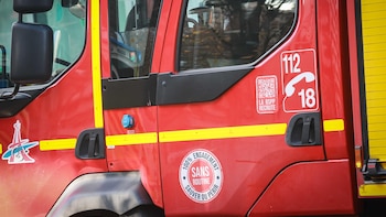 Cuatro trabajadores heridos tras una