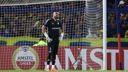 Chiquito Romero respaldó a Martínez y lanzó un dardo a sus compañeros por el gol del empate que sufrió Boca Juniors en el final del partido