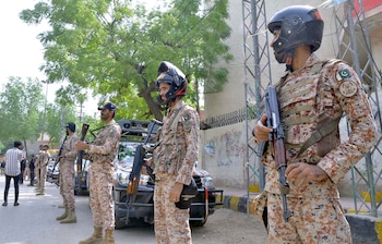 La policía de Pakistán llegó