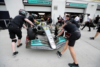 Hamilton marcha en el puesto