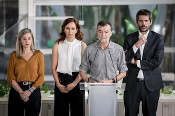 05/10/2026 La ministra de Sanidad, Mónica García, el coordinador de IU, Antonio Maíllo, y el ministro de Cultura, Ernest Urtasun, durante una rueda de prensa a 5 de octubre de 2026, en Madrid (España). (Foto de archivo).
POLITICA
A. Pérez Meca - Europa Press