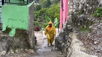 Las lluvias llevan a dos provincias dominicanas a alerta roja