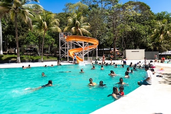 El aumento de turistas impulsó la economía salvadoreña y demandó mejoras en logística, servicios públicos, seguridad y gestión ambiental. (Cortesía: Instituto Salvadoreño de Turismo)