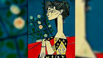 La obra más famosa y emblemática de Jacqueline Roque es "Jacqueline con flores" (1954). Es un cuadro que marca el inicio de su etapa con ella. En esta obra, Jacqueline aparece con su característico cuello largo y ojos oscuros, sentada en el suelo con una postura que recuerda a las odaliscas, rodeada de colores vibrantes que reflejan la nueva felicidad del artista