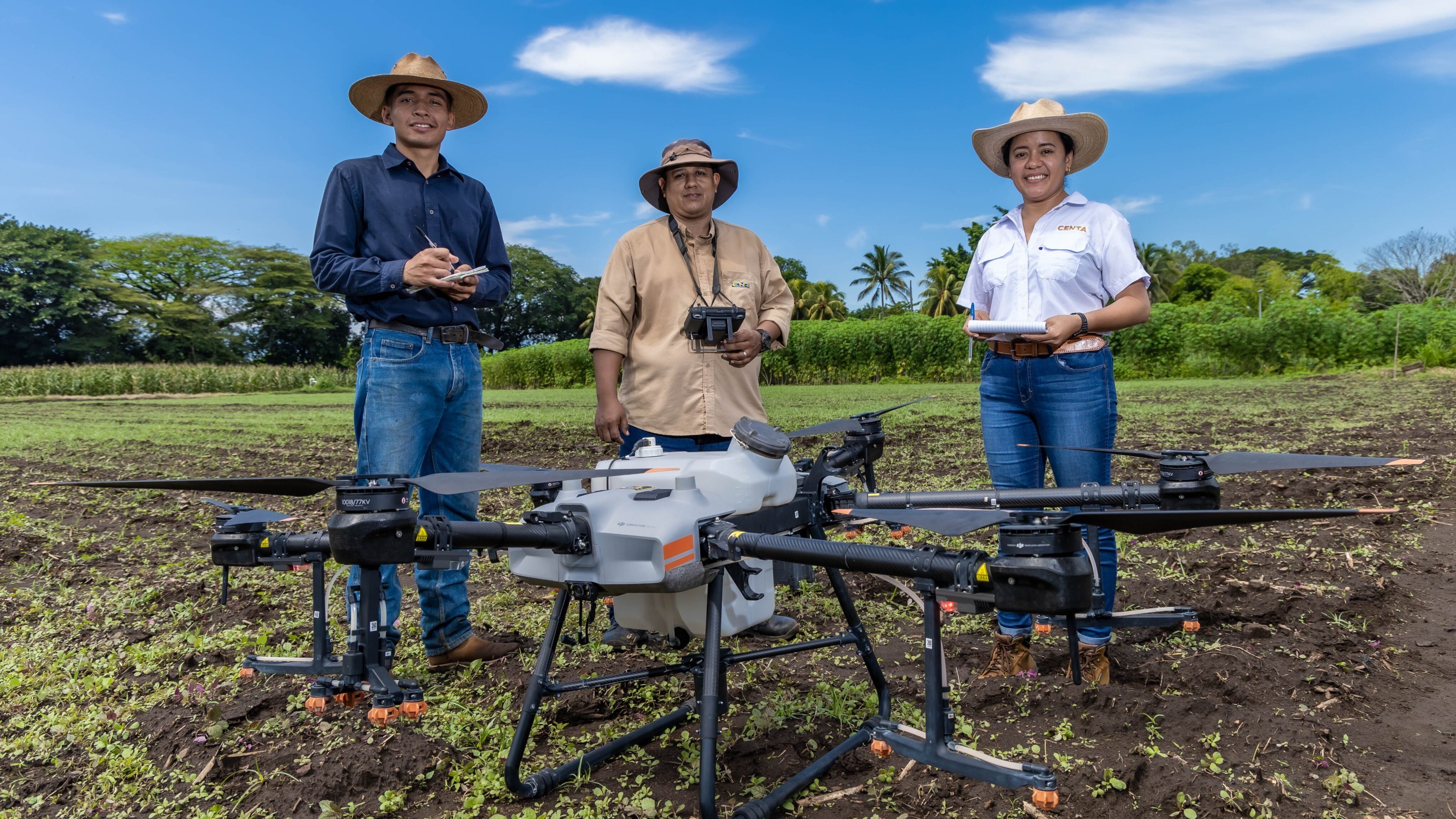 La iniciativa MERIAN prioriza el apoyo a mujeres y jóvenes rurales para potenciar la productividad y sostenibilidad del sector agrícola. Foto cortesía FAO El Salvador