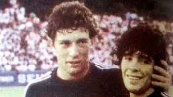 Jugó en Racing e Independiente y fue mundialista con la Selección: “Scaloni es como Bilardo y Menotti juntos”