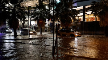 Última hora de las inundaciones y tormentas en Barcelona y Valencia, en directo: cinco comunidades en alerta este jueves