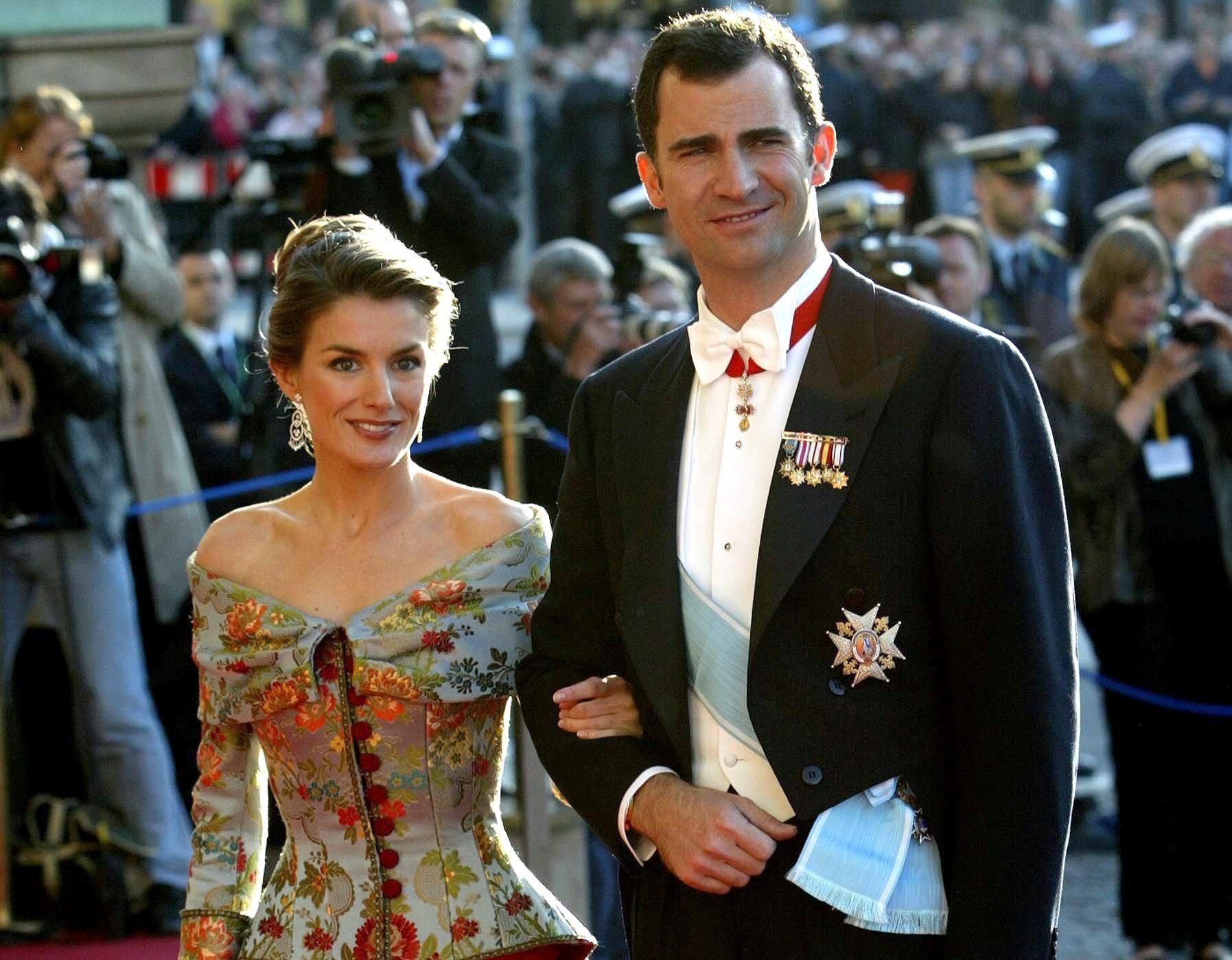 La reina Letizia con pendientes de Yanes (Grosby)