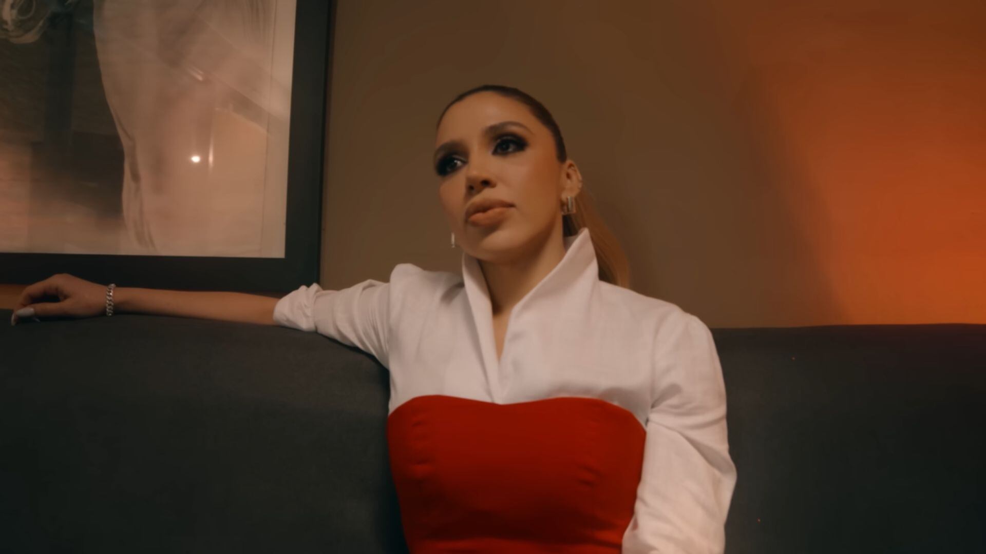 Emma Coronel narra en el especial de Oxygen cómo enfrentó tres años de prisión por narcotráfico y lavado de dinero en Estados Unidos. (Captura de pantalla)