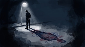 Silueta de hombre de espaldas esposado bajo una farola; su sombra en el piso es un collage de sellos policiales y las palabras detenido y reincidencia.
