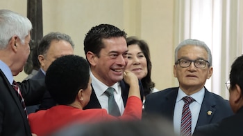 “Traición” en el Senado: un voto de la oposición rompió el pacto y permitió el triunfo al fujimorista Miguel Torres