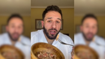 El médico y enfermero Jorge Martín explica las razones detrás de los antojos durante la resaca. (@elmundeunenfermedico/Instagram)