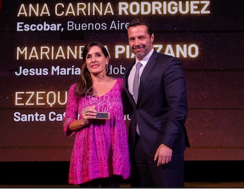 Ana Carina Rodríguez, Secretaria de Innovación de la Municipalidad de Escobar
junto a Juan Mazzón, gerente de Banco Macro.