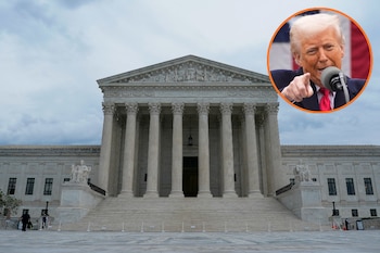 Fachada del edificio de la Corte Suprema de Estados Unidos con columnas y escaleras. Círculo superpuesto con Donald Trump hablando por micrófono y señalando