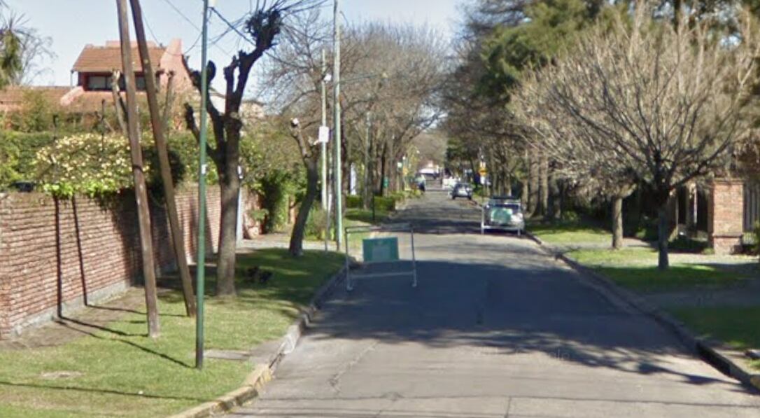 Las calles con carteles reductores de velocidad como en los countries