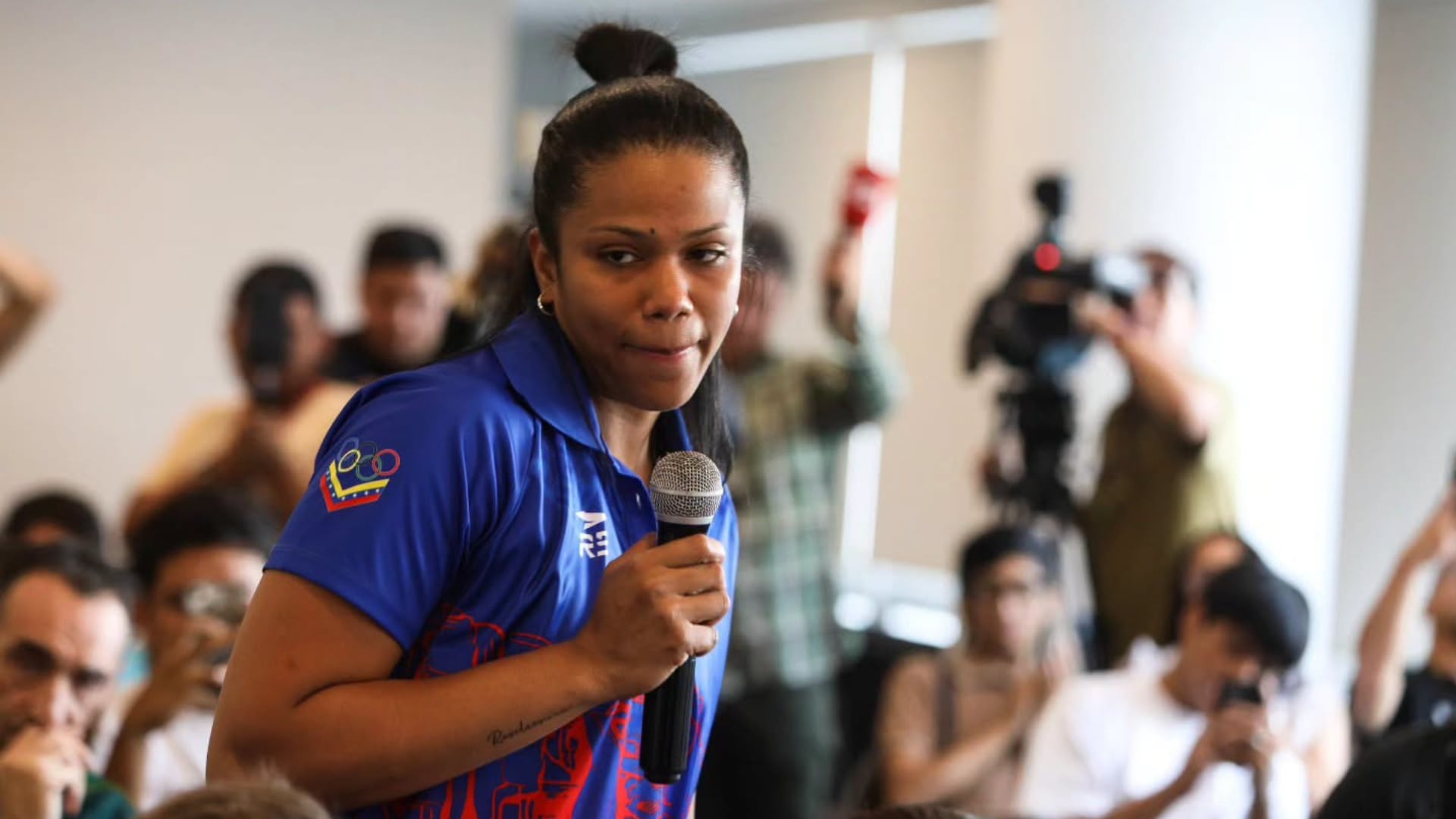 “Somos motivo de resiliencia, estamos de pie”: Conmovedor mensaje de la capitana de Venezuela tras el terremoto que golpeó a su país