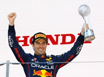 Checo Pérez se mantiene en el 2do lugar del campeonato de pilotos (Foto: REUTERS/Kim Kyung-Hoon)
