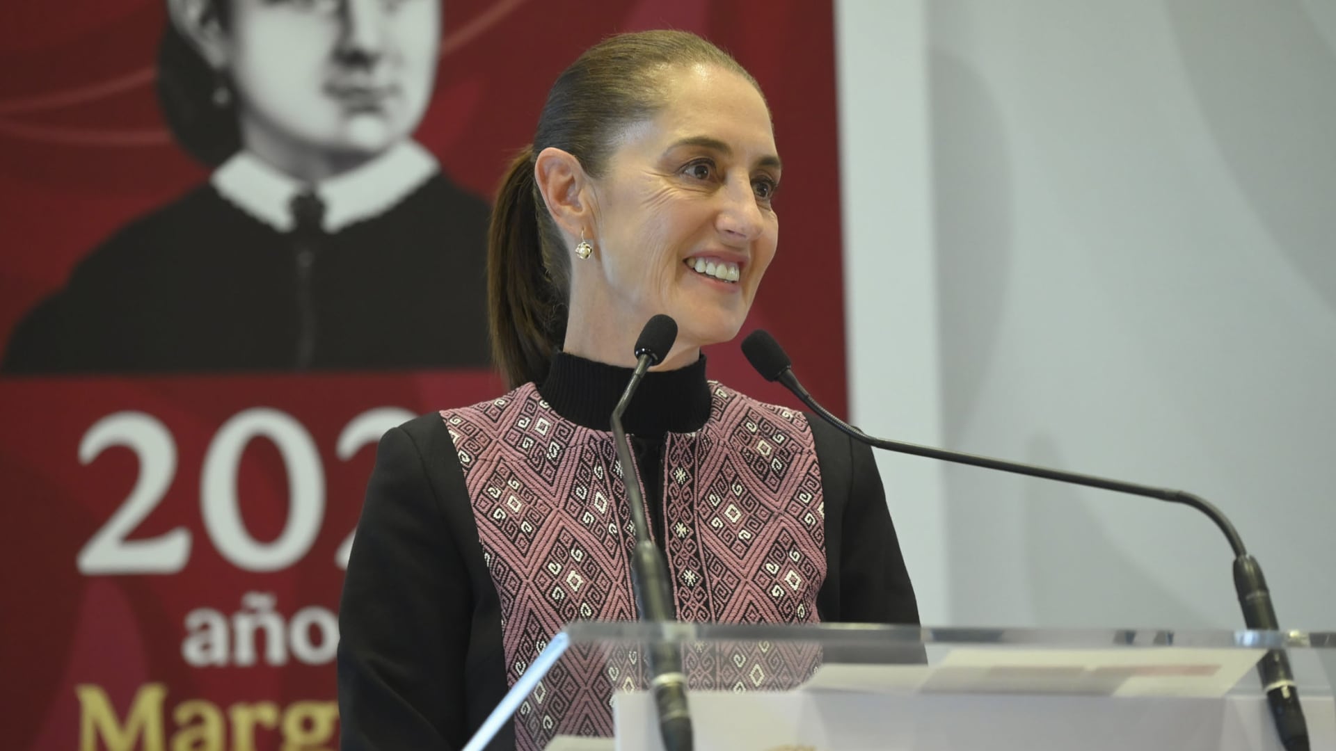 Tren CDMX-Querétaro podría estar listo en segundo semestre de 2027, adelanta Sheinbaum. (Foto: Presidencia)