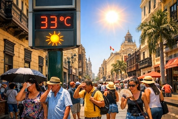 Transeúntes lidian con el intenso