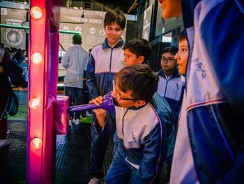 Por medio de actividades didácticas