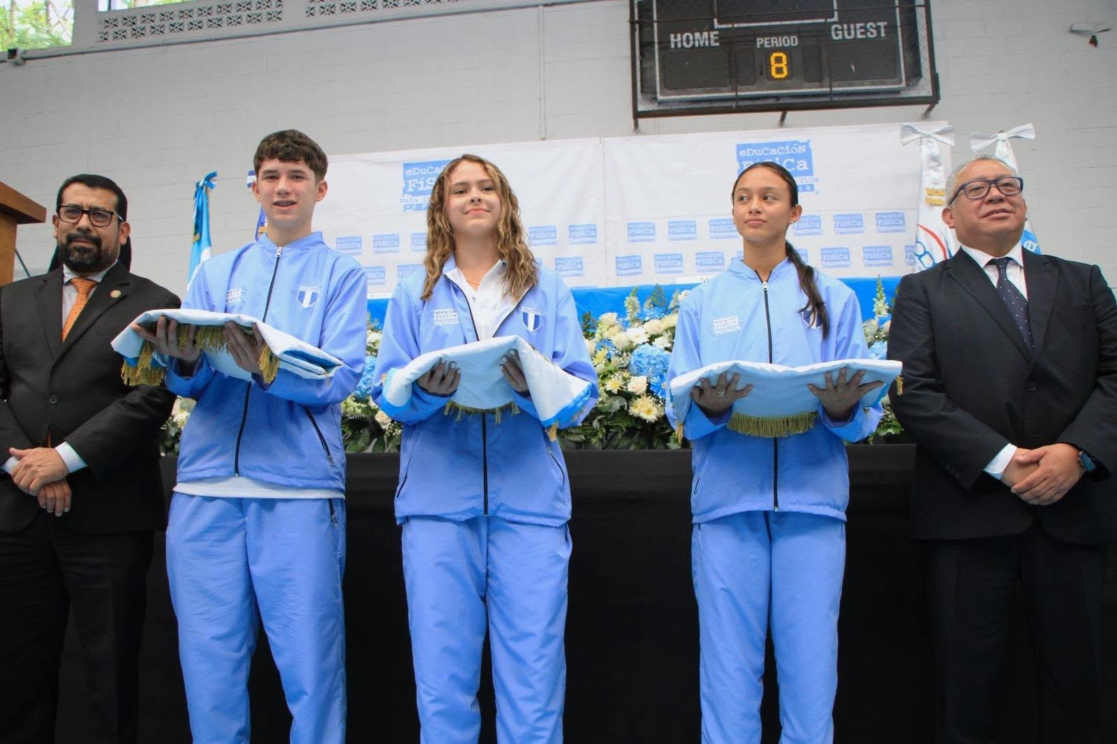 Guatemala juramentó a 358 atletas escolares para competir en los Juegos Deportivos Estudiantiles Centroamericanos del Codicader en Tegucigalpa 2026.
(Digefgt)