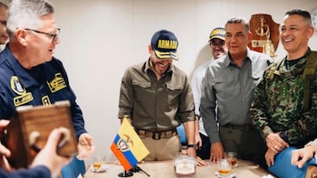 La Armada se pronunció sobre el brindis que se hizo con De la Espriella en el buque ARC y que causó críticas: “Hace parte de las tradiciones”