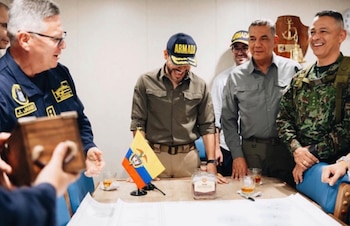 La difusión de las imágenes abrió cuestionamientos por la presunta promoción de una marca comercial en una actividad estatal - crédito @StevenLievano/X