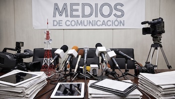 ¿Quién determina qué es información falsa en México? Expertos advierten riesgos de censura en lineamientos de derechos de las audiencias