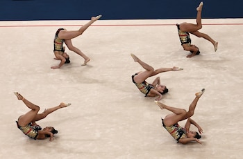 El equipo nacional de gimnasia rítmica mexicano sigue entrenando bajo supervisión interina mientras se elige a una nueva entrenadora. REUTERS/Luisa Gonzalez
