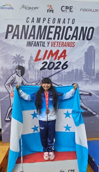 Yaira Izaguirre avanzó al podio tras vencer a rivales de Chile, México, Brasil, Bolivia y Ecuador en su camino en el torneo de esgrima.
